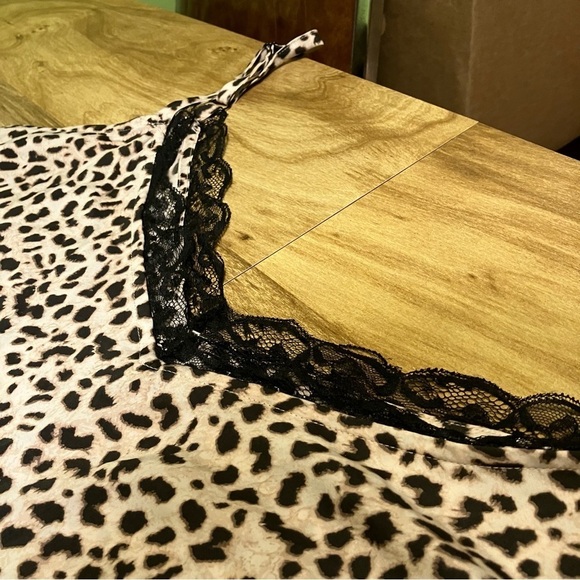 Torrid Leopard Print Lightweight Sleeveless Tank Top Womens Size 6 Polyester - Picture 6 of 10